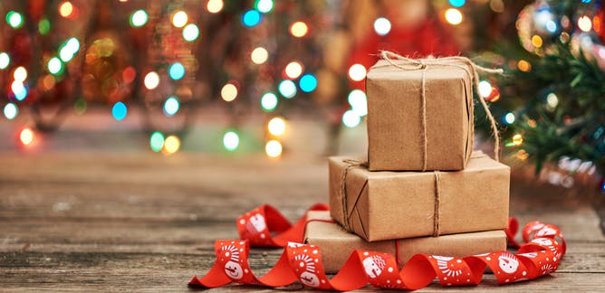 5 Factors to consider before Christmas gift shopping 